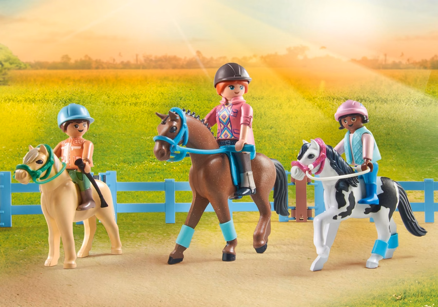 Mobile horse riding school