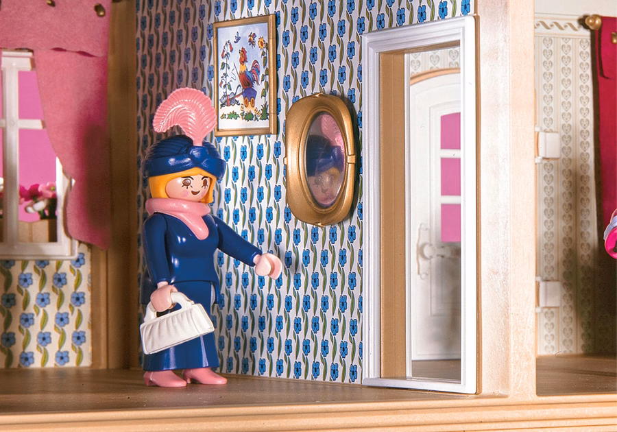 Large Victorian Dollhouse