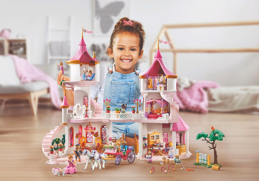 XL Princess Castle with Royal Couple