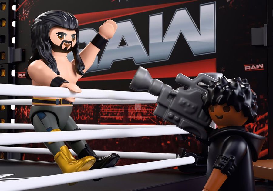 WWE® RAW Ring Collectors Set
